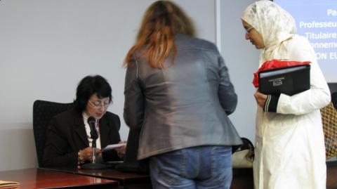 La investigadora argelina Ouiza Cherifi ofrece en Almería una conferencia sobre Medio Ambiente y Salud
